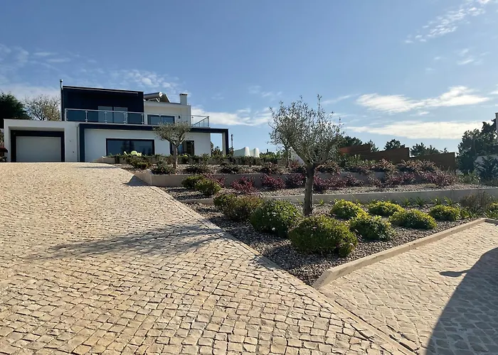 33 Silver Coast * Nadadouro