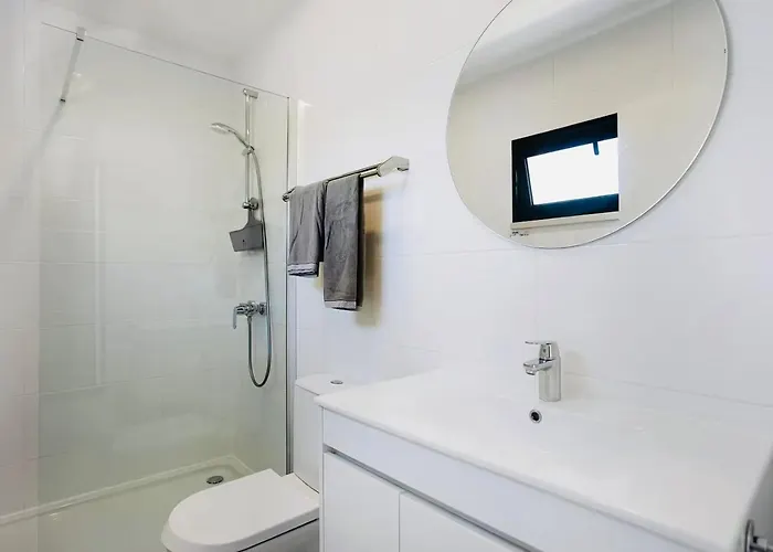 33 Silver Coast * Nadadouro